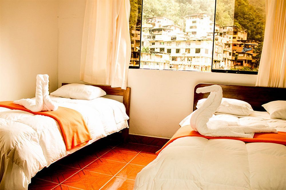 Dennys House Hotel Machu Picchu Bagian luar foto